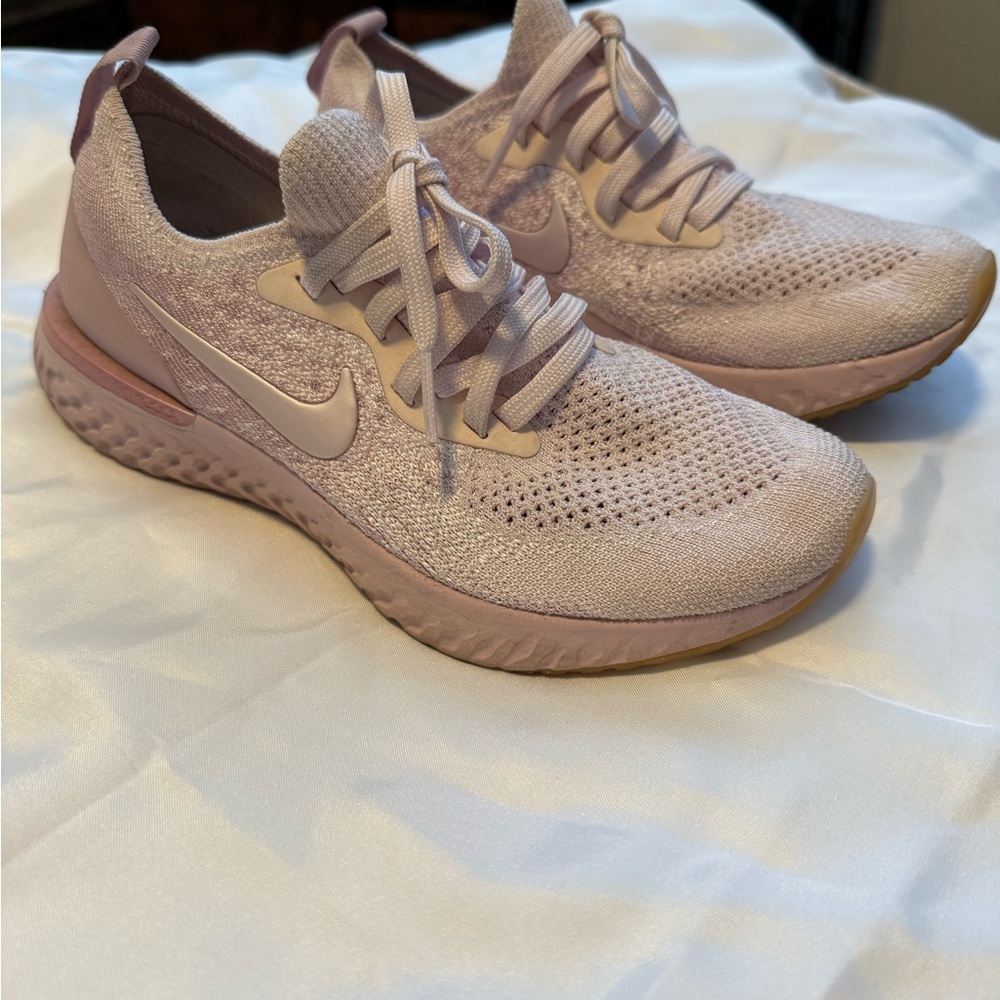 Nike Women's Soft Pink Athletic Shoes
